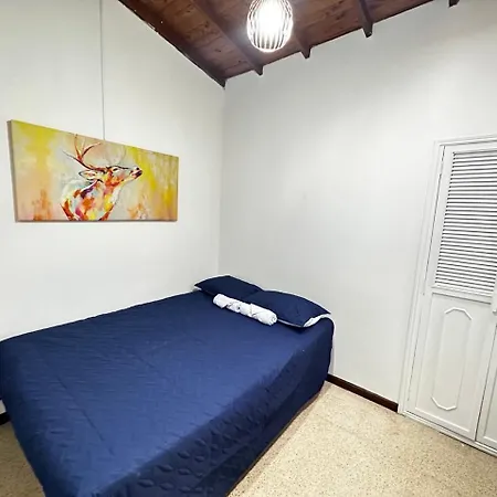 Casa Poblado- Manila. Parqueadero Gratuito! Villa